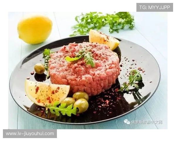 边踢足球边享受美食的快乐时光：运动与美味完美融合的独特体验